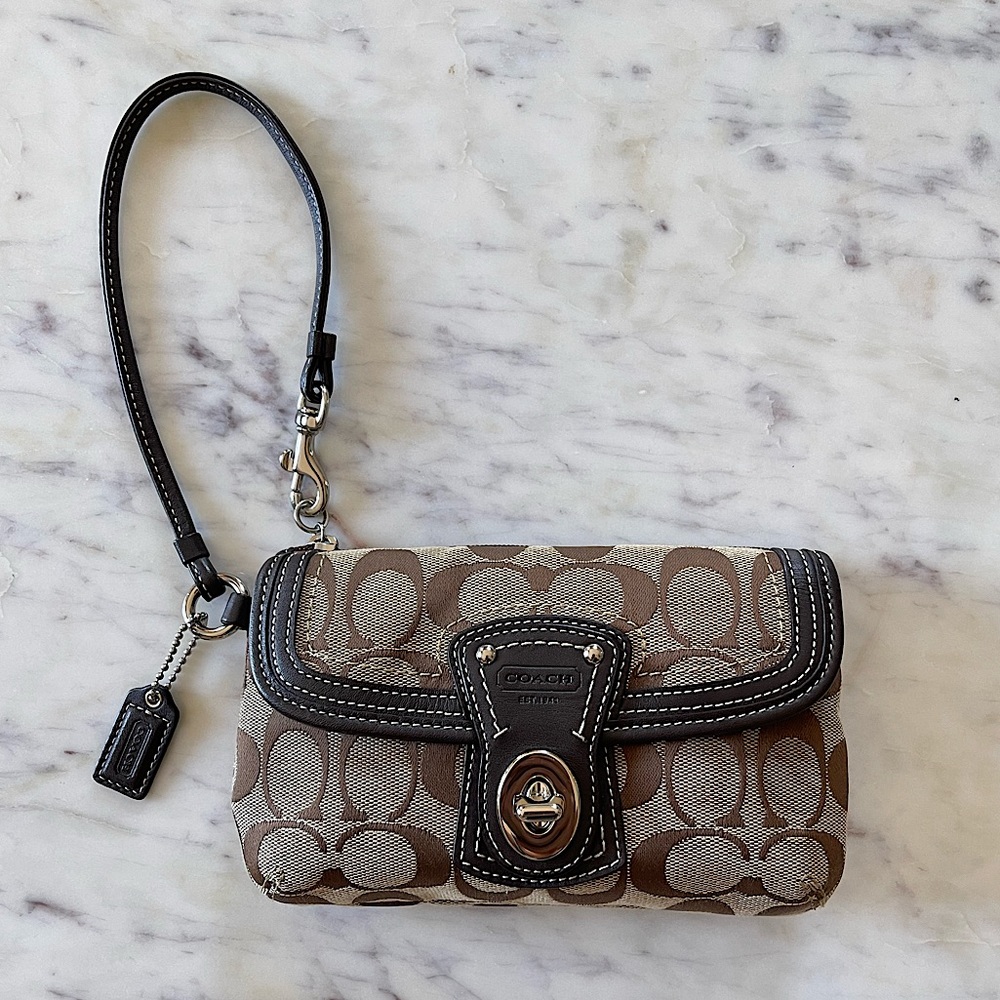 NWOT Coach Legacy Signature Brown Turn-lock Wristlet